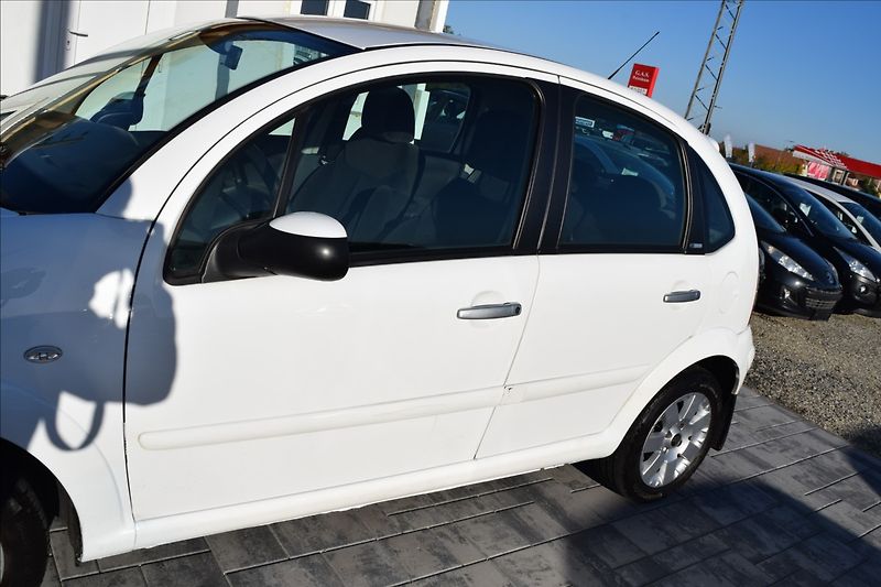 Citroën C3 1,4 i 65KW NÍZKÉ KM KLIMA ALU - fotka 8 z 39