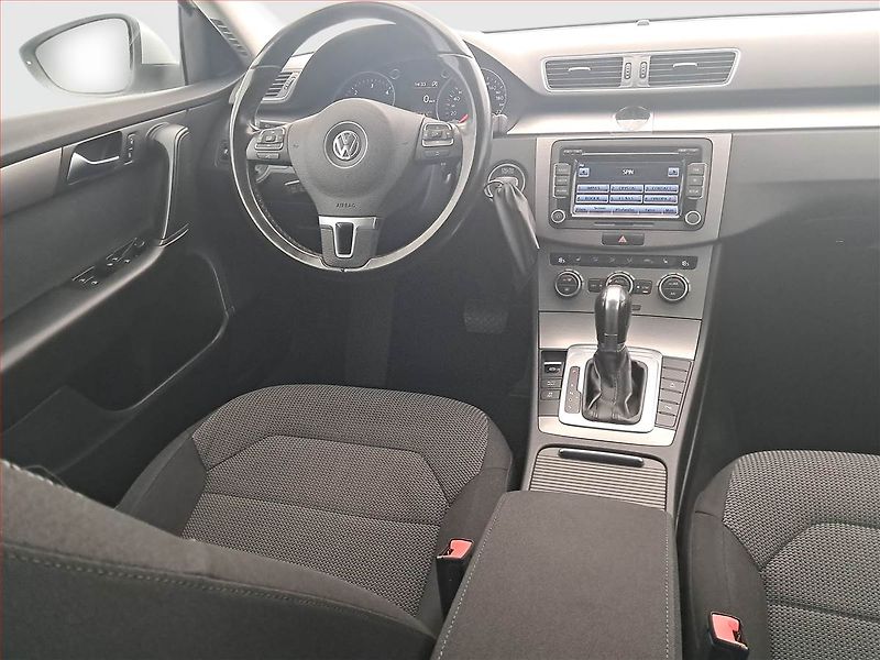 Volkswagen Passat (2013) 2.0 TDI, Automat, Xenony - fotka 7 z 16