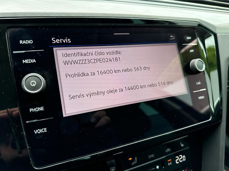 Volkswagen Passat 2.0TDI 110kW DSG BUSINESS PREM - fotka 15 z 19