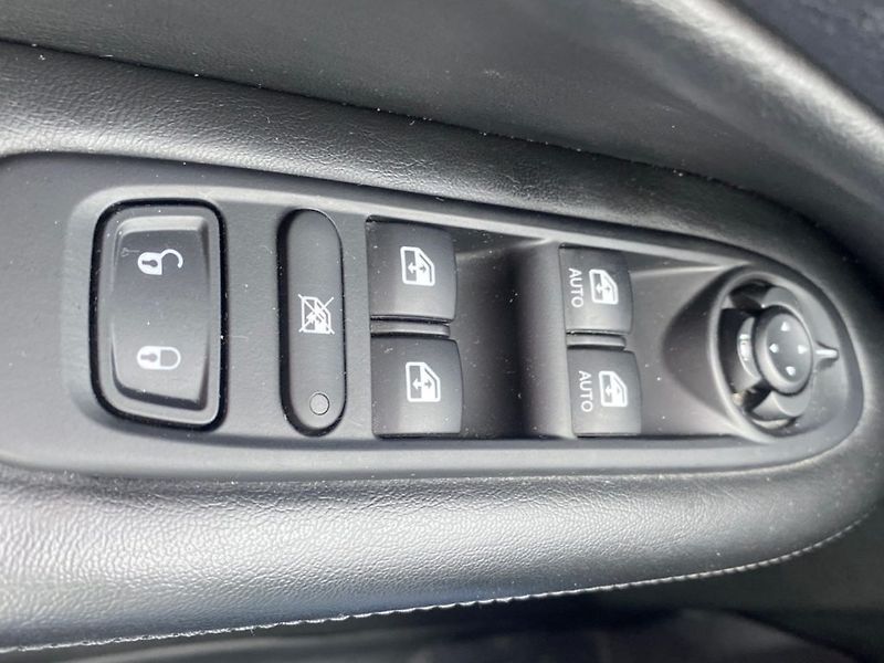 Jeep Compass (2020) 1,3 Turbo (96kW) 130K Man. - fotka 26 z 33