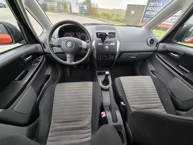 Suzuki SX4 (2010) 1,5 GL/AC,1 maj.ČR - fotka 6 z 11