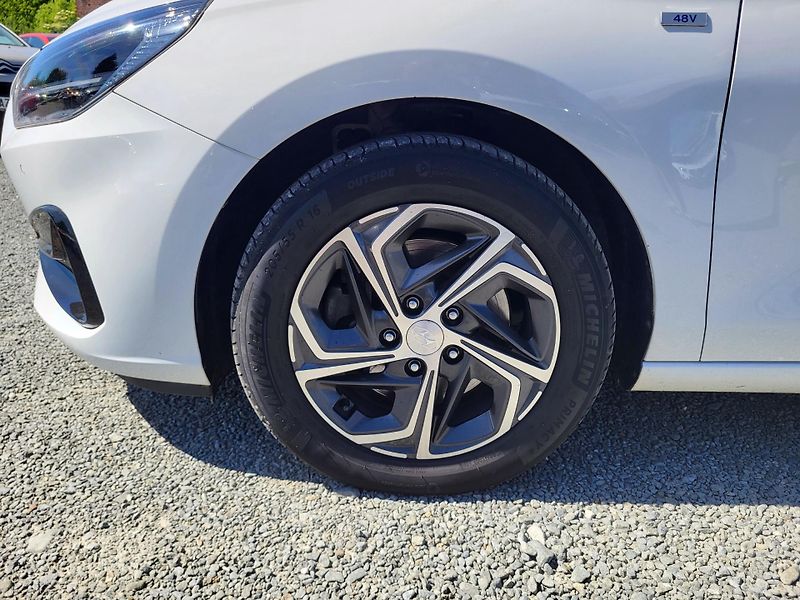 Hyundai i30 1.5 T-GDI 118kW SMART SW *ČR - fotka 38 z 48