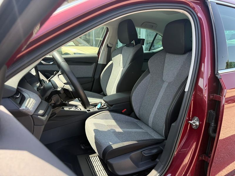 Škoda Octavia Top Selection 1.5 TSI 110kw DS - fotka 8 z 26