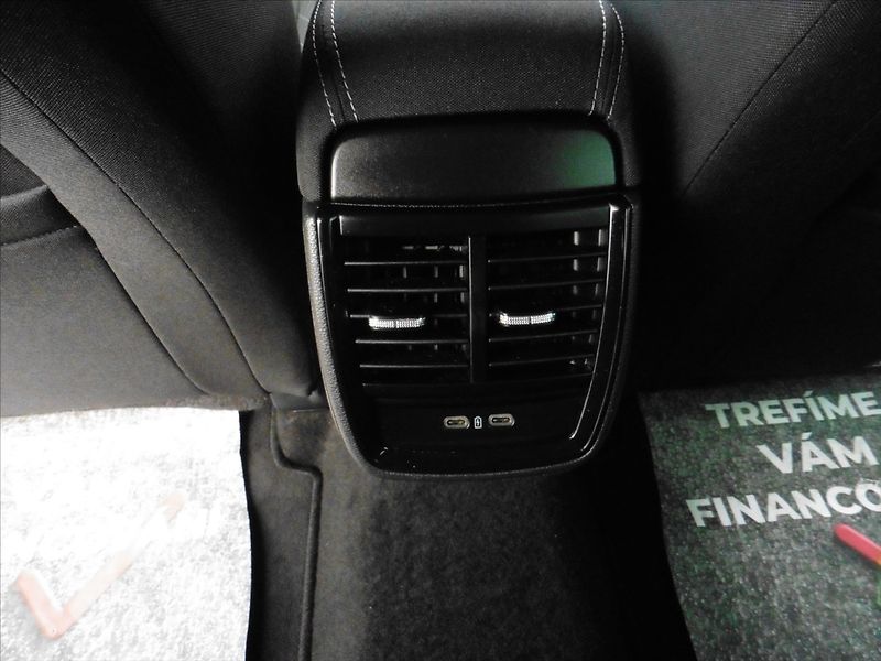 Škoda Scala 1,5 TSi 110kW, Led, Park, Temp - fotka 9 z 16