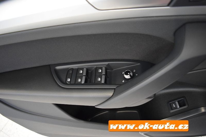 Audi Q5 2.0 35 TDI BUSINESS LED 2022 - fotka 36 z 58