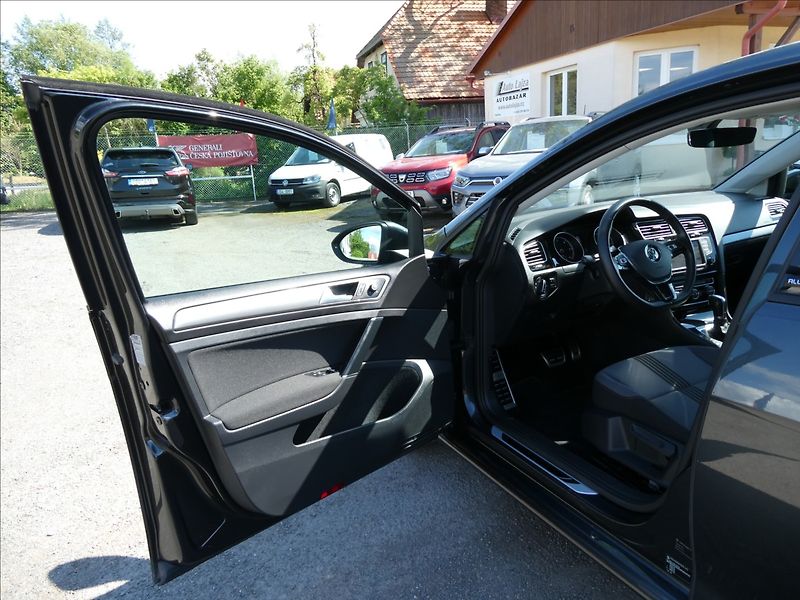 Volkswagen Golf 1,6 TDi 81kW DSG ALLSTAR,2xkol - fotka 21 z 50