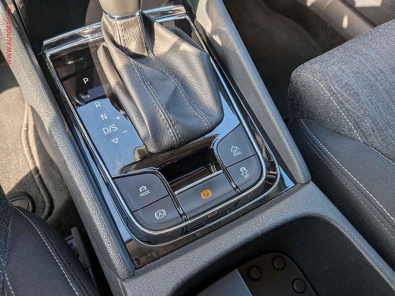 Škoda Karoq (2017) 2.0TDi 4x4, ČR, DSG, LED - fotka 16 z 20