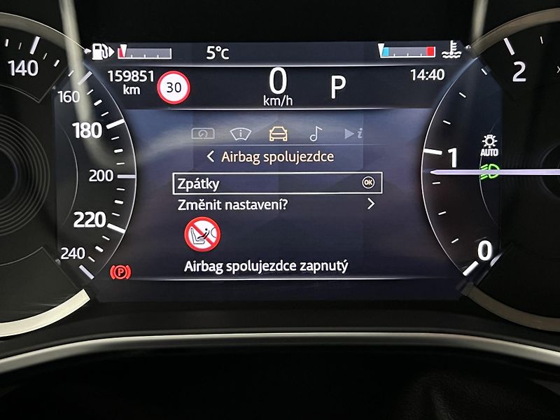 Jaguar F-Pace D200 S AWD AUT REZERVACE - fotka 29 z 42
