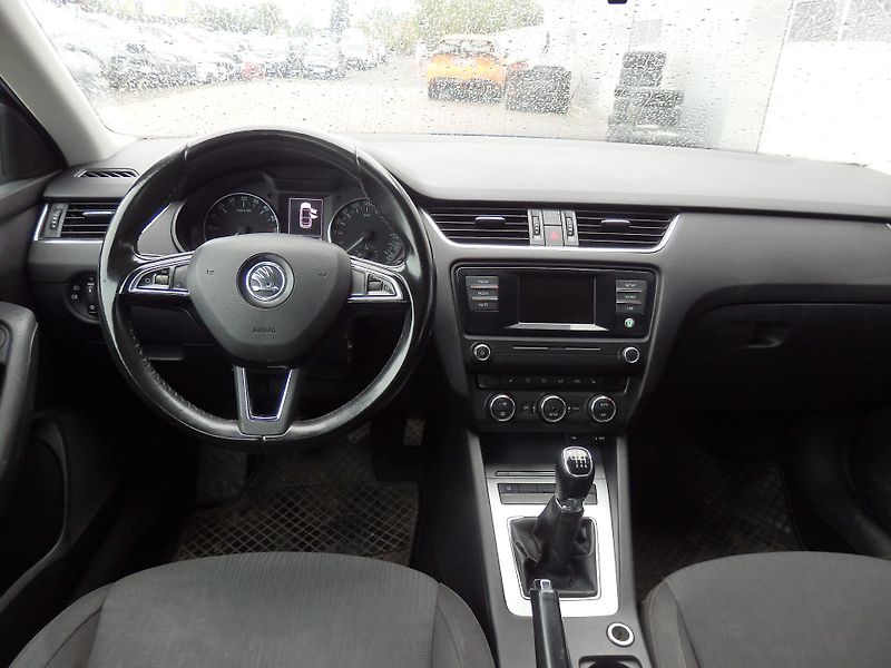 Škoda Octavia 2.0 TDI 110 kW DIGI. KLIMA - fotka 11 z 17