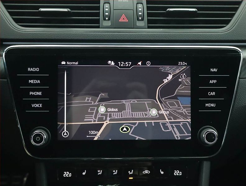 Škoda Superb (2023) Sportline 2.0 TDI - fotka 16 z 18