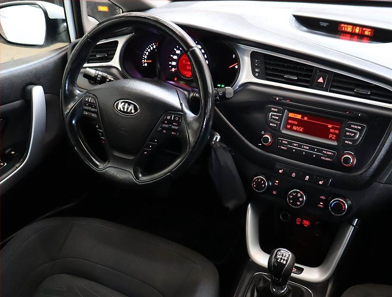 Kia Ceed (2018) 1.4 CVVT, Tempomat - fotka 7 z 21