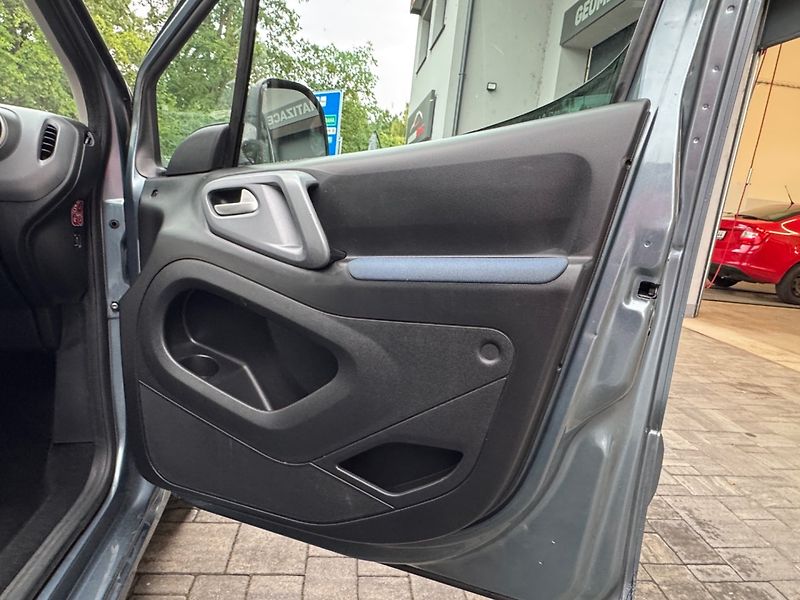Citroën Berlingo (2010) 1.6 HDi Multispace - fotka 12 z 27