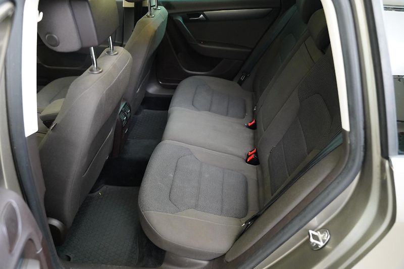 Volkswagen Passat - fotka 25 z 27