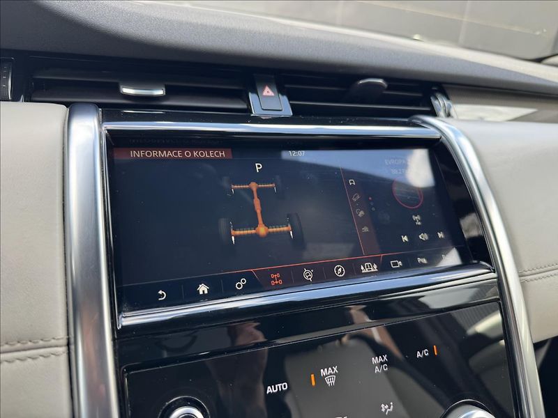 Land Rover Discovery Sport 2,0 D180 R-Dynamic HSE ČR DPH - fotka 22 z 39