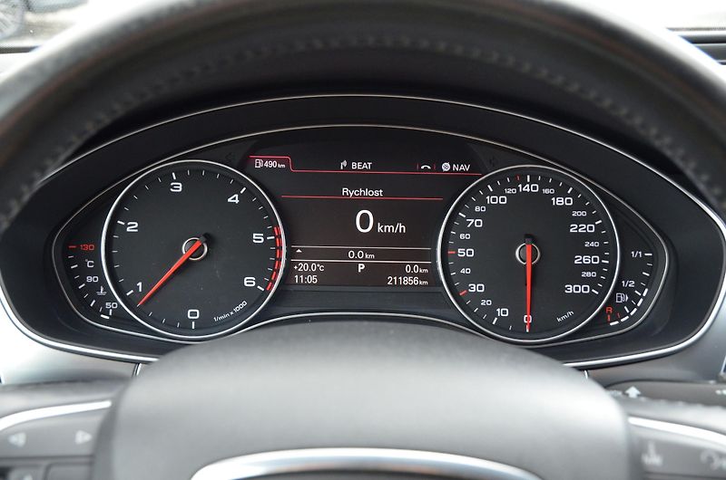 Audi A6 (2013) Avant 3.0 TDi 150kW AT / XENON - fotka 28 z 42