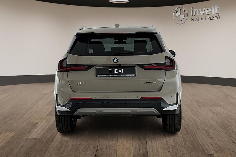 BMW X1 sDrive18d - fotka 4 z 22