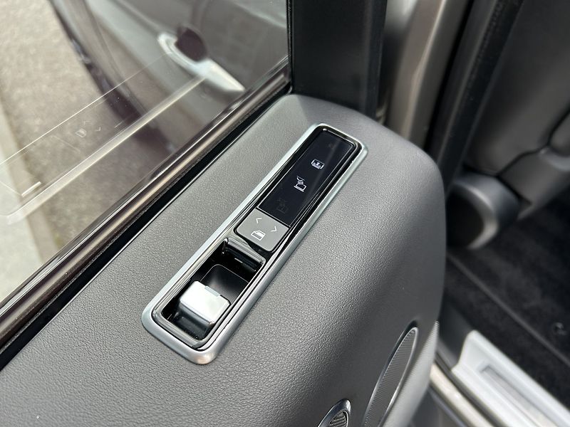 Land Rover Range Rover VOGUE MY 21,5 D300 - fotka 33 z 37