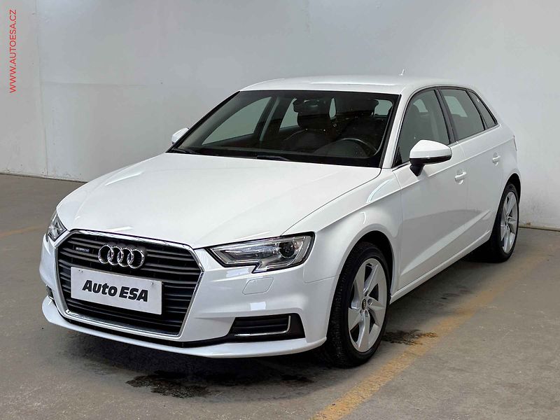 Audi A3 (2018) 2.0 TFSI quattro, AT, navi - fotka 3 z 17