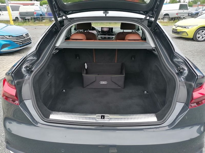 Audi A5 (2022) Sportback 2.0 35 TDi S-Tronic - fotka 27 z 32