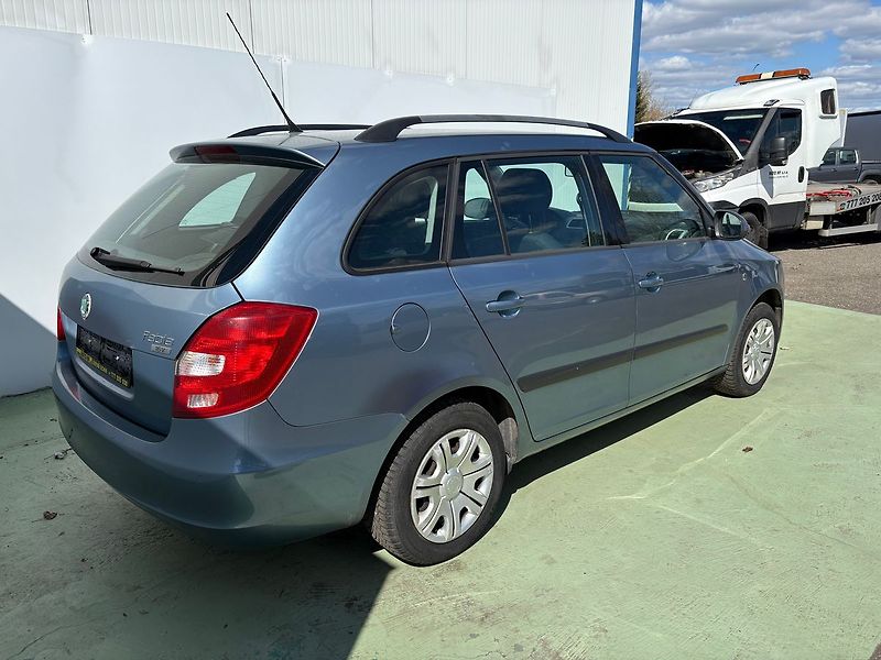 Škoda Fabia 1.4, 63kW, Style, Klima - fotka 2 z 24