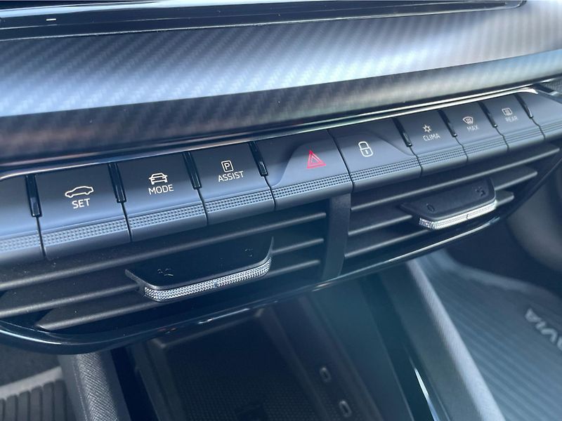 Škoda Octavia COMBI 2.0 TDi DSG 7st. RS - fotka 23 z 29