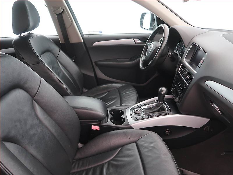 Audi Q5 (2010) S line 3.0 TDI, 4X4, Automat - fotka 9 z 19