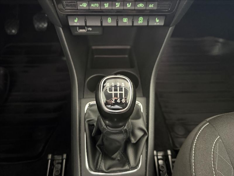 Škoda Rapid 1,0   TSI 81kW,STYLE, SERVISKA - fotka 19 z 24