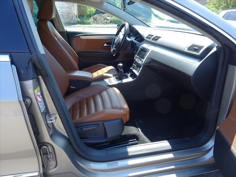 Volkswagen Passat CC 2,0 TDi 100 kW - fotka 12 z 26