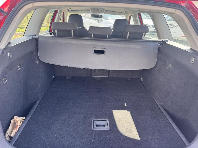Volkswagen Golf Variant VI, 2010,2.0 TDI 103 kW - fotka 16 z 19