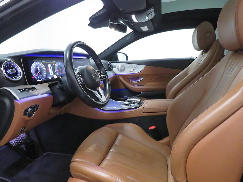 Mercedes-Benz Třídy E - fotka 11 z 27