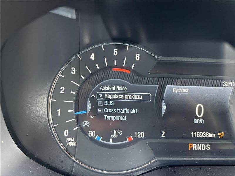 Ford S-MAX 2,0 EcoBlue Titanium AWD AUT - fotka 47 z 51