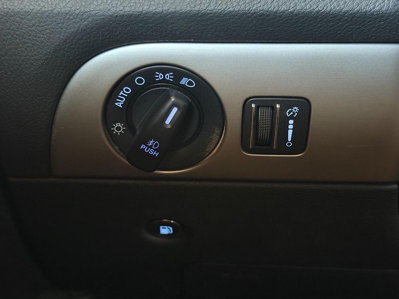 Dodge Durango  5,7 Hemi R/T 4x4 - fotka 24 z 35
