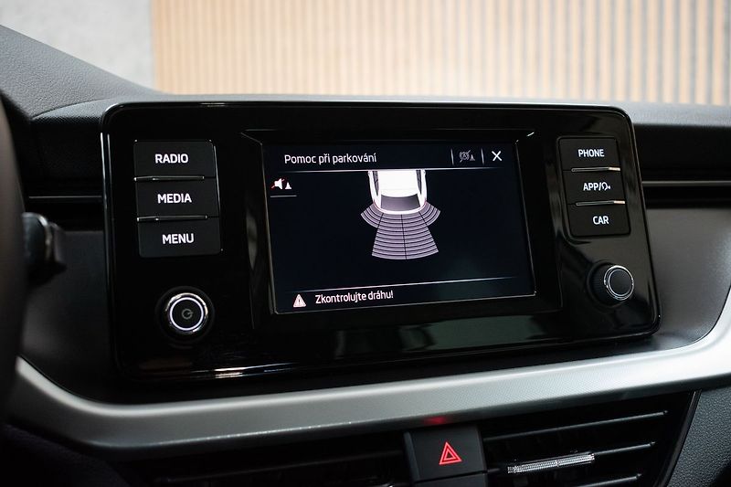 Škoda Scala 1.6 TDI DRIVE 125 YEARS*ČR 1.M - fotka 20 z 36
