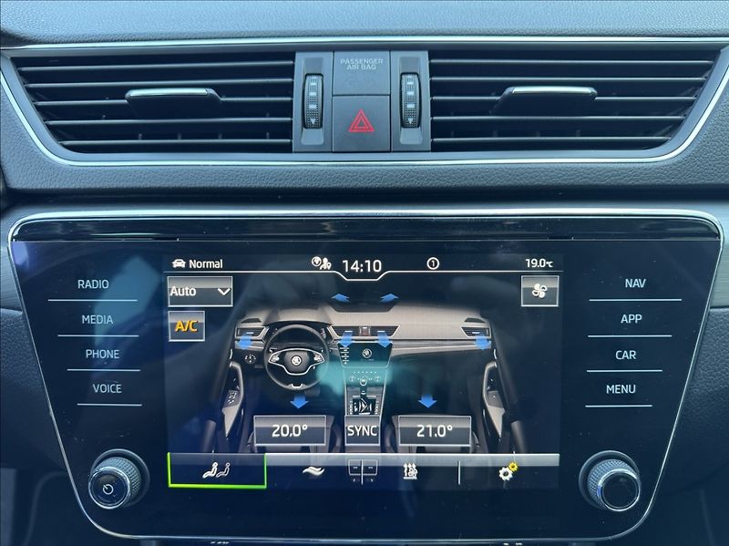Škoda Superb 2,0 TDI DSG STYLE 1.maj. ČR - fotka 42 z 50