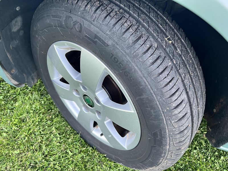 Škoda Octavia 1.6TDI 77KW,DIGIKLIMA,WEBASTO - fotka 41 z 45