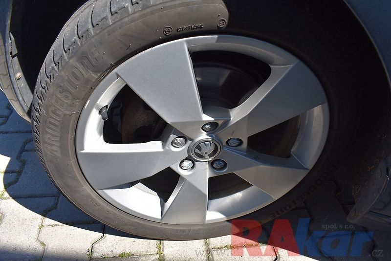 Škoda Octavia (2016) Style 2,0 TDI - fotka 26 z 33