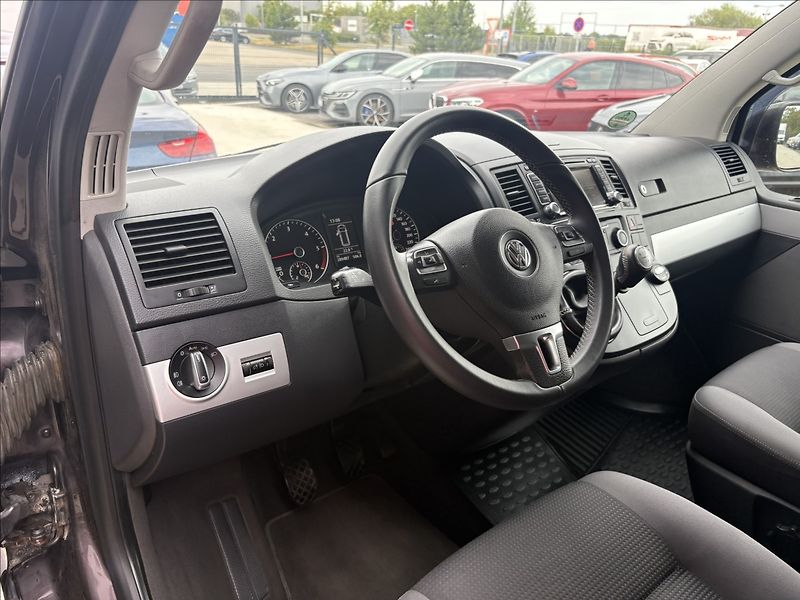 Volkswagen Multivan 2,0 103 kw servis TOP stav - fotka 16 z 28