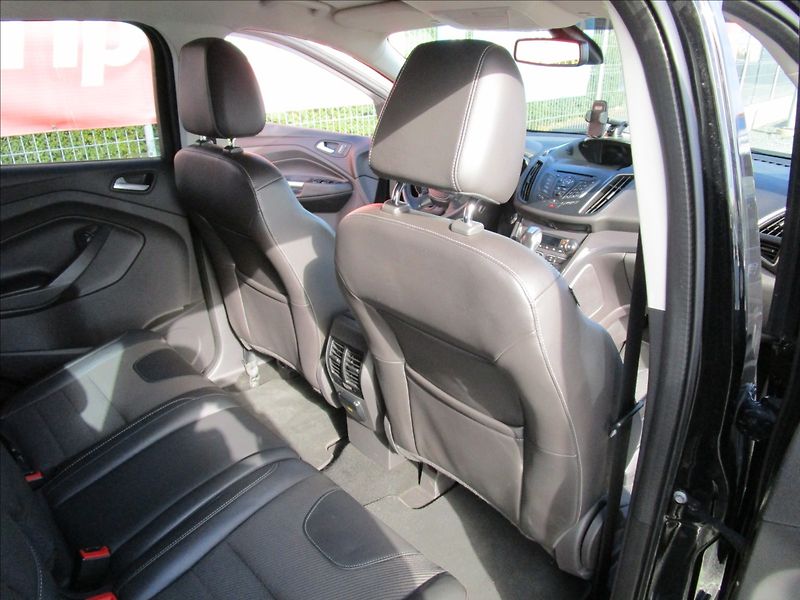 Ford Kuga 1.5 EcoBoost AWD, automat - fotka 23 z 42