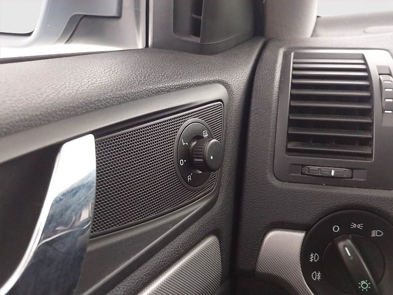 Škoda Octavia (2012) Ambition 1.6 TDI, Serv.kniha - fotka 18 z 19