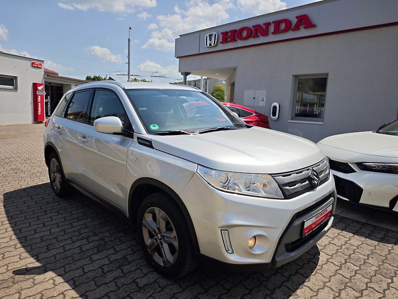 Suzuki Vitara (2016) 1.6 VVT ALLGrip 4x4 Kamera - fotka 1 z 42