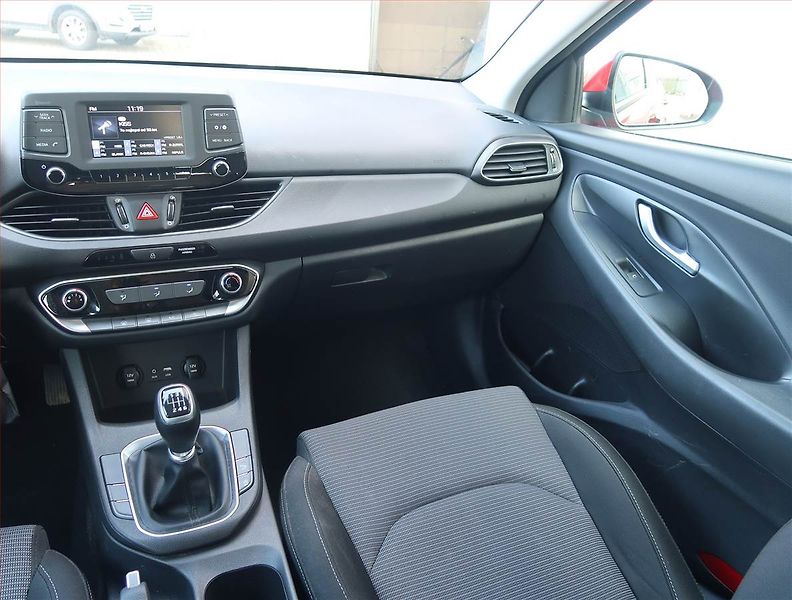 Hyundai i30 (2018) 1.0 T-GDI, Serv.kniha - fotka 8 z 14
