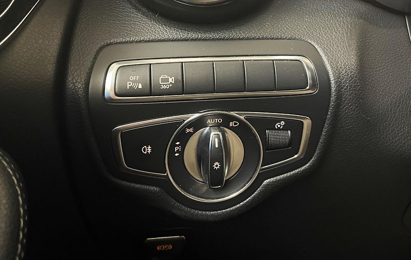 Mercedes-Benz GLC 220D 4Matic Exclusive, ČR - fotka 23 z 31
