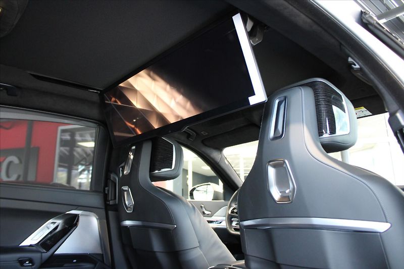 BMW Řada 7 740d xDrive M Sport Pro ExLoun - fotka 27 z 34