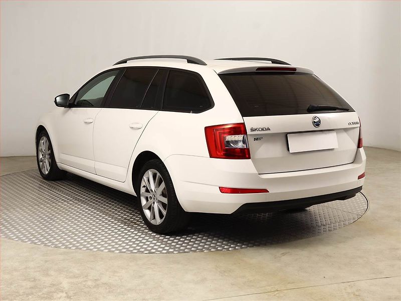 Škoda Octavia (2014) Ambition 1.6 TDI, Automat - fotka 4 z 15