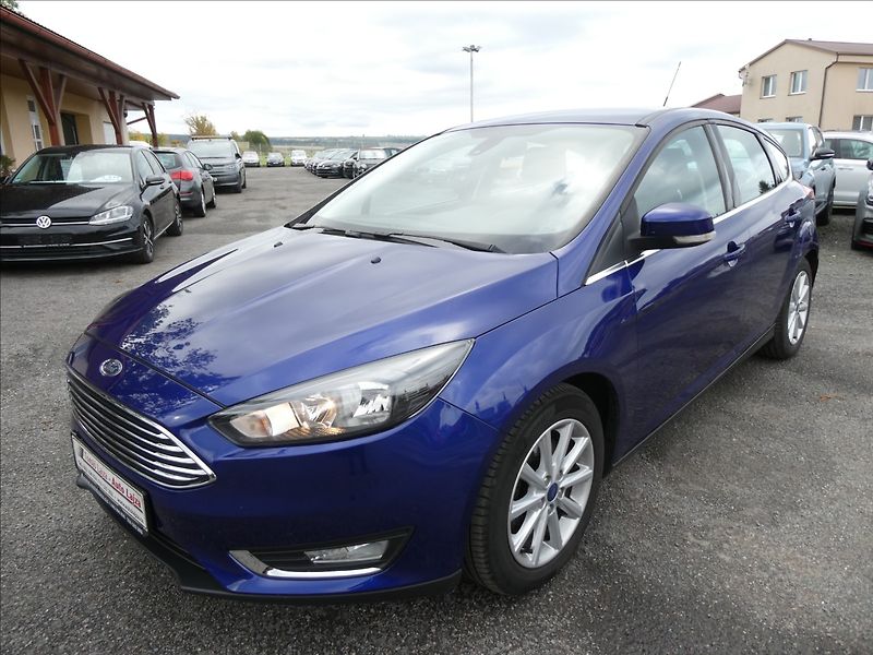 Ford Focus 1,5 110kW 1.MAJITEL, SERVISKA - fotka 3 z 48