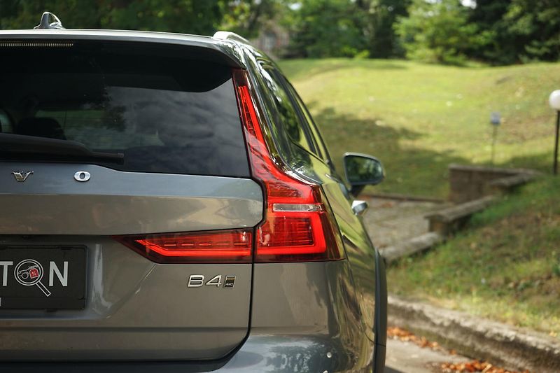 Volvo V60 CC B4 diesel Kůže 360 H/K NezT - fotka 11 z 35