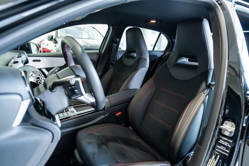 Mercedes-Benz Třídy A (2025) A 200 d/AMG/360/MULTIBEAM/TOP - fotka 8 z 16