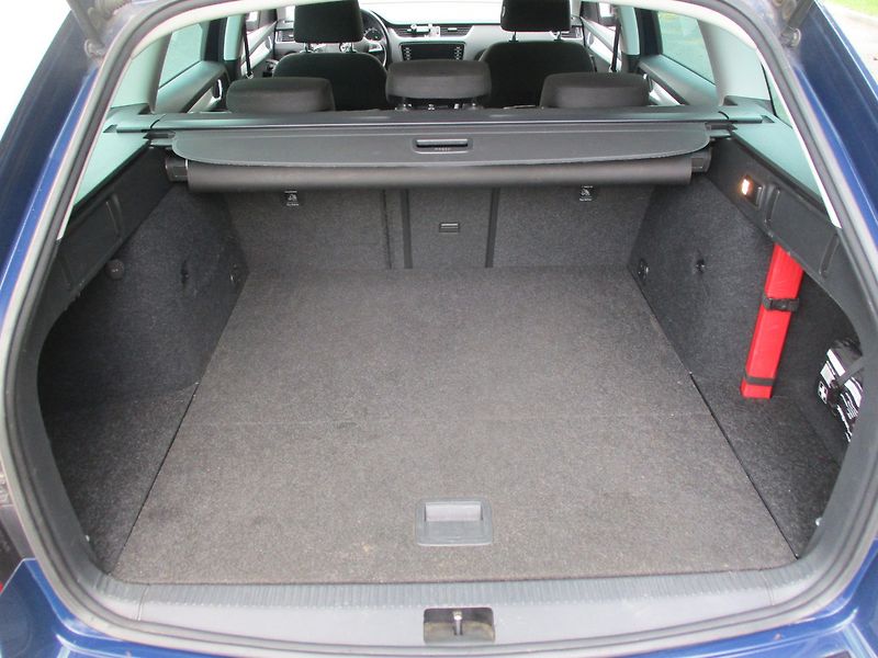 Škoda Octavia 2,0 TDi Drive DSG panorama - fotka 5 z 28