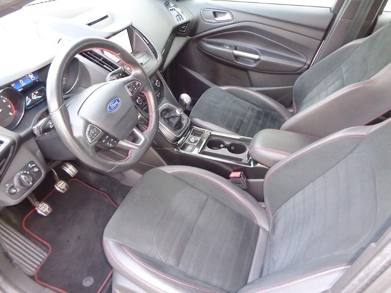 Ford Kuga 1.5 EcoBoost  ST Line  110 kW - fotka 10 z 28