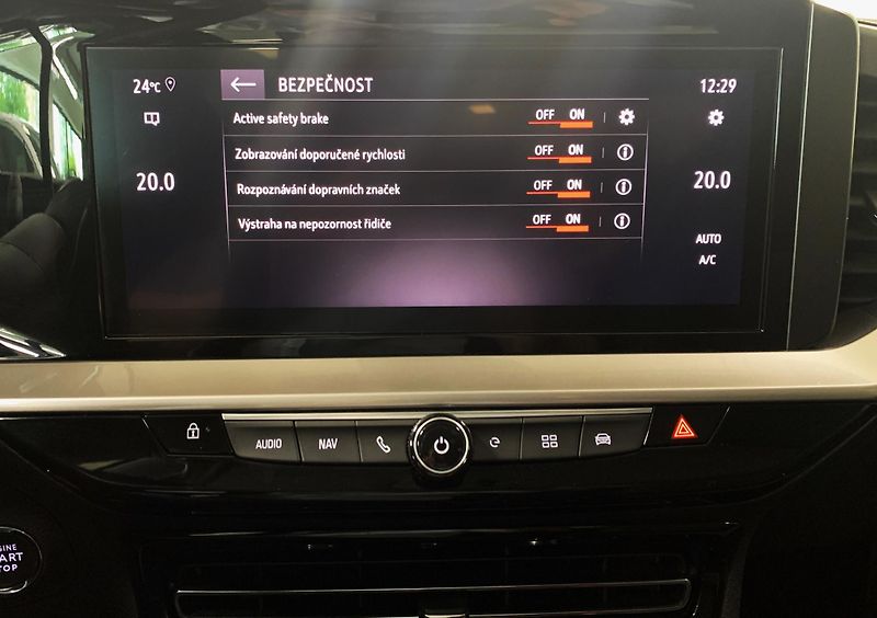 Opel Mokka E, Ultimate, 100 kW - fotka 21 z 32